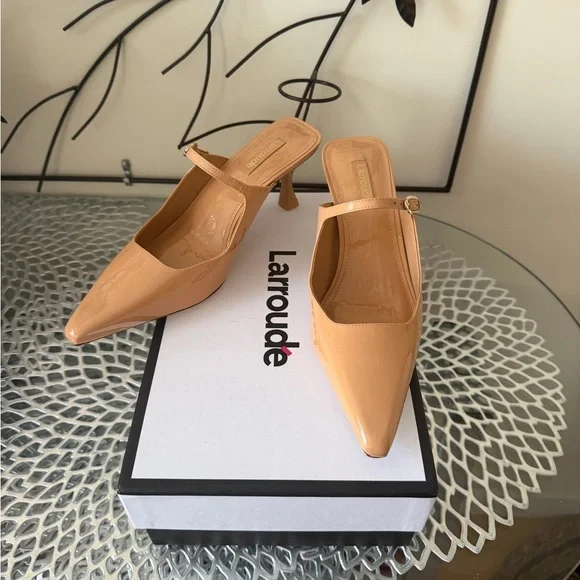 Larroude Ines Pointed Toe High Heel Patent Leather Mules in Tan Size 8 NIB - Picture 3 of 11
